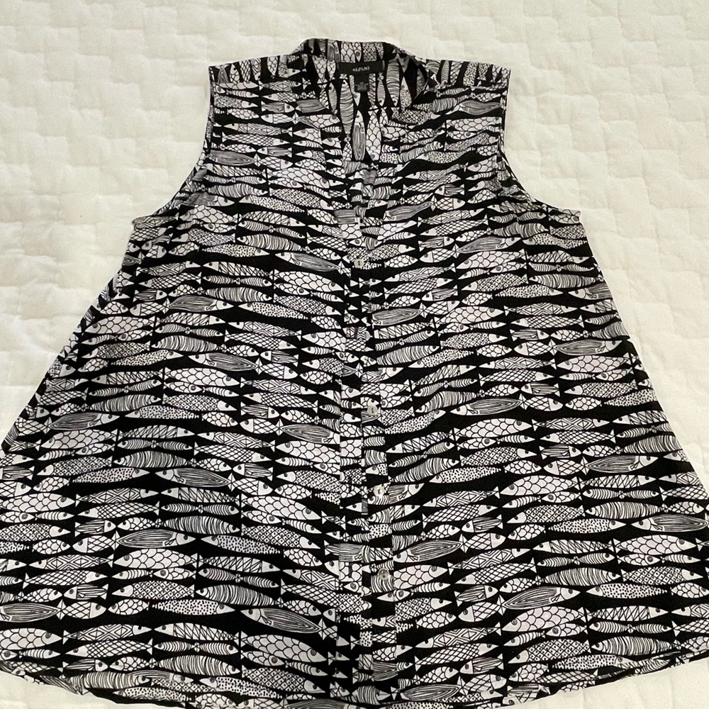 Sleeveless black/white fish print shirt size14 by Alfani